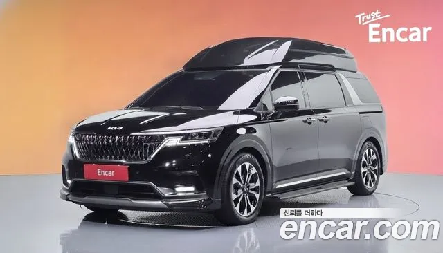 Kia Canival 2023 — photo 1