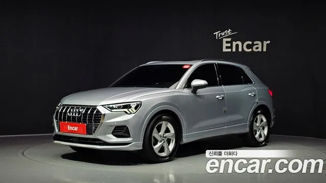 Audi Q3 2020 — photo 1