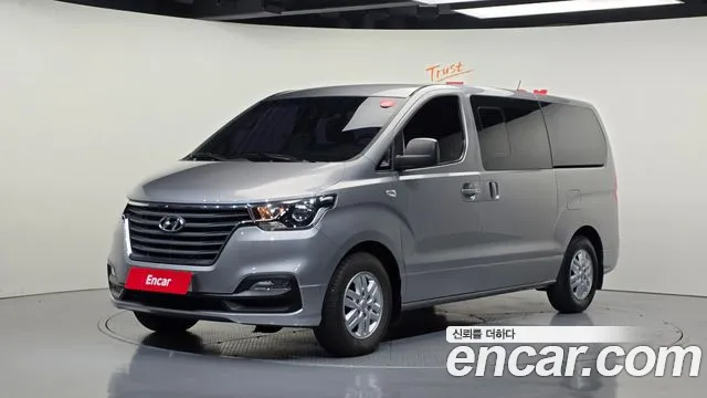 Hyundai Starex 2019 — photo 1