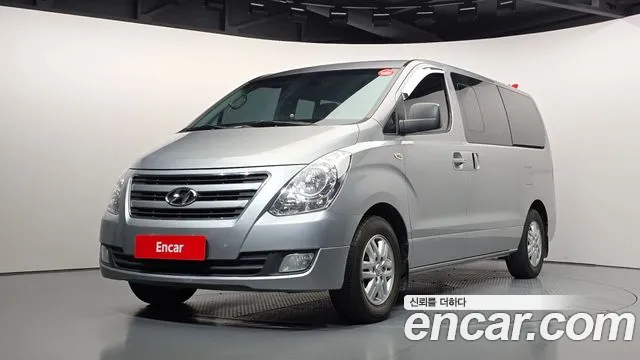 Hyundai Starex 2018 — photo 1