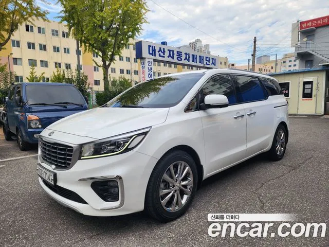 Kia Canival 2020 — photo 1