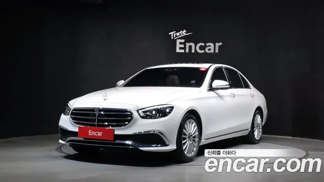 Mercedes-Benz E-Class 2022 — photo 1