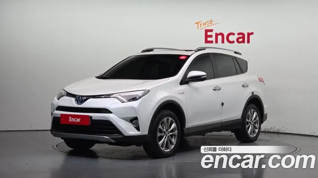 Toyota RAV4 2018 — photo 1