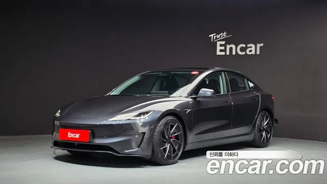 Tesla Model 3 2026 — photo 1