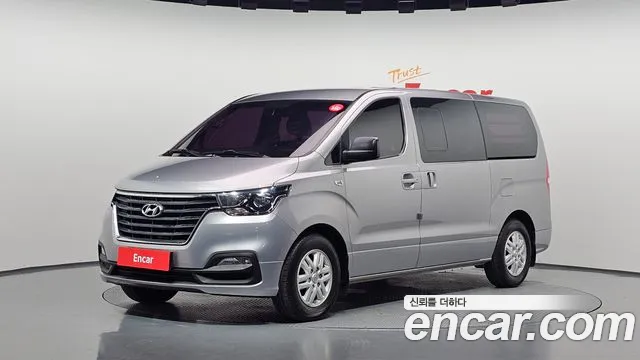 Hyundai Starex 2019 — photo 1