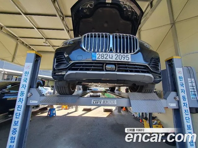 BMW X7 2022 — photo 1