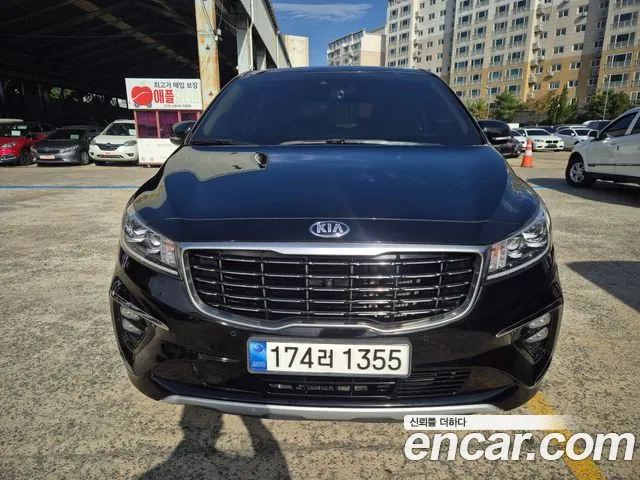Kia Canival 2019 — photo 1