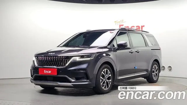 Kia Canival 2023 — photo 1