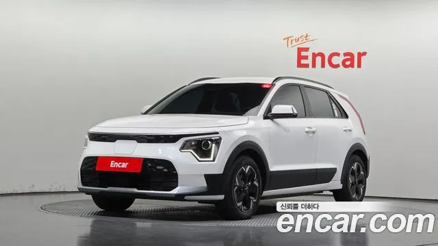 Kia Niro 2023 — photo 1