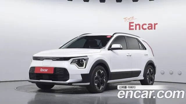 Kia Niro 2023 — photo 1