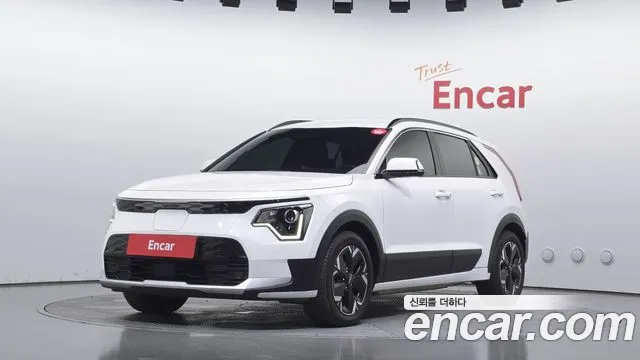 Kia Niro 2023 — photo 1