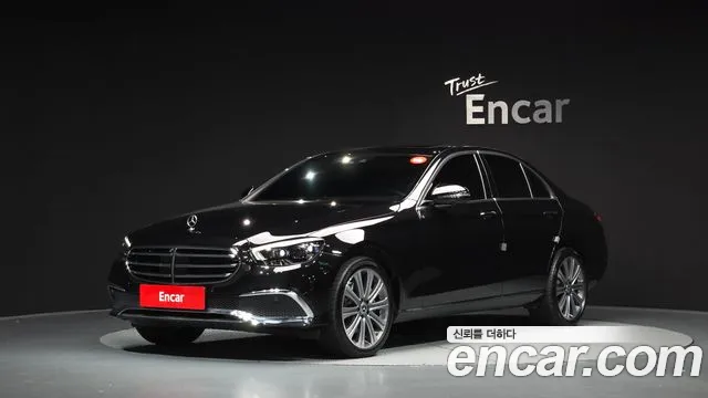 Mercedes-Benz E-Class 2023 — photo 1