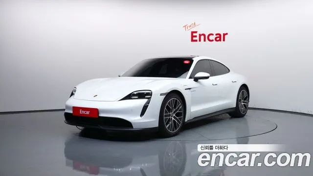 Porsche Taycan 2022 — photo 1