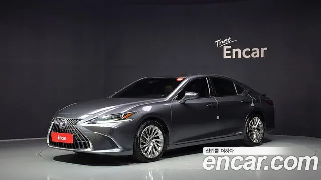 Lexus ES 2022 — photo 1