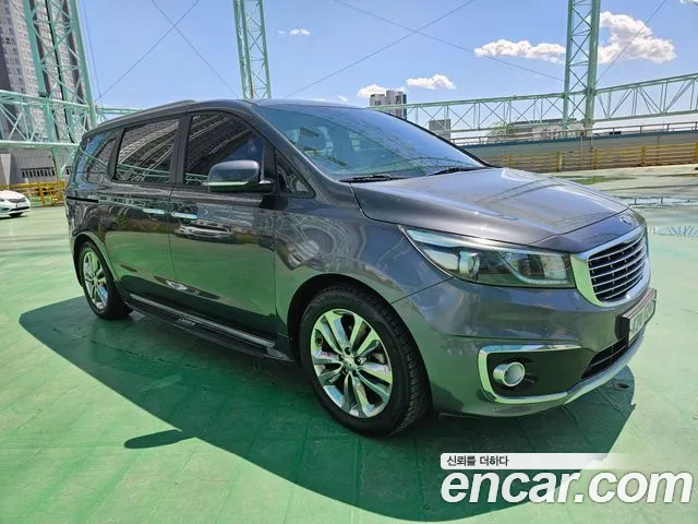 Kia Canival 2016 — photo 1