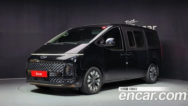 Hyundai Staria 2022 — photo 1