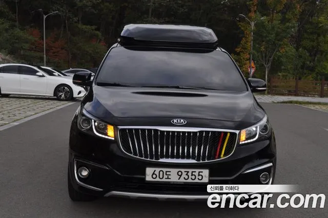 Kia Canival 2015 — photo 1