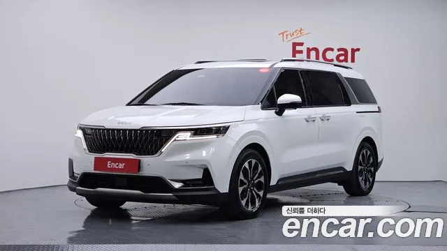 Kia Canival 2023 — photo 1