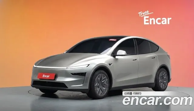 Tesla Model Y 2026 — photo 1