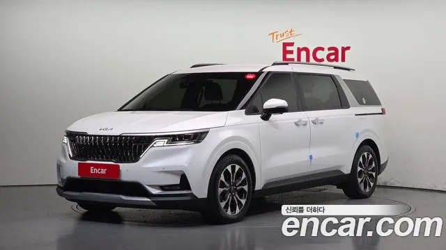 Kia Canival 2023 — photo 1