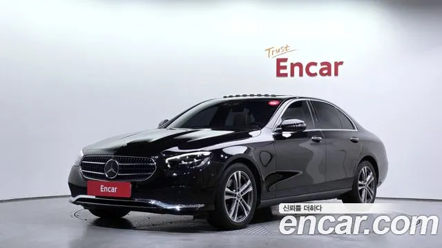 Mercedes-Benz E-Class 2023 — photo 1