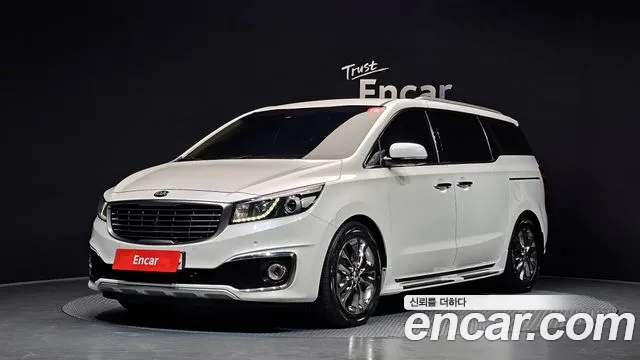Kia Canival 2017 — photo 1