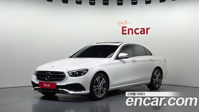 Mercedes-Benz E-Class 2022 — photo 1