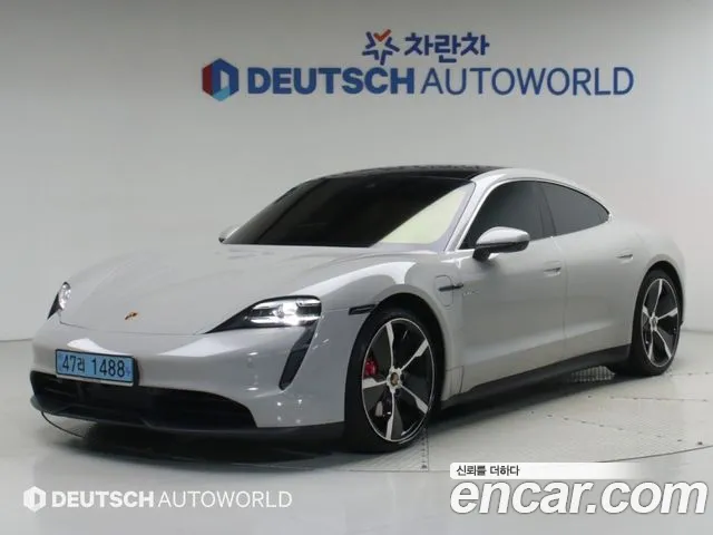 Porsche Taycan 2021 — photo 1