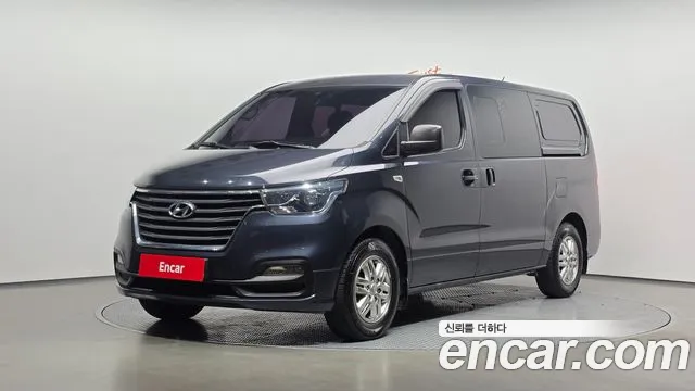 Hyundai Starex 2019 — photo 1