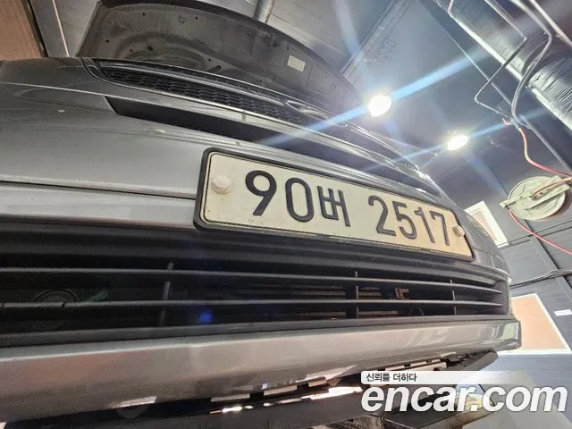 Hyundai Starex 2011 — photo 1
