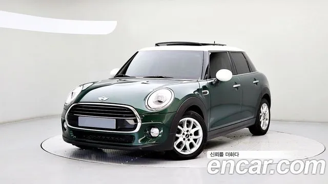 Mini Cooper 2018 — photo 1