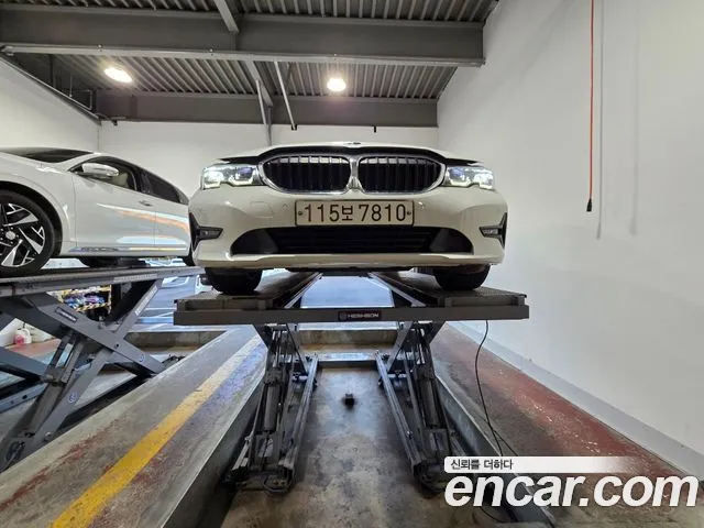 BMW 3-Series 2020 — photo 1