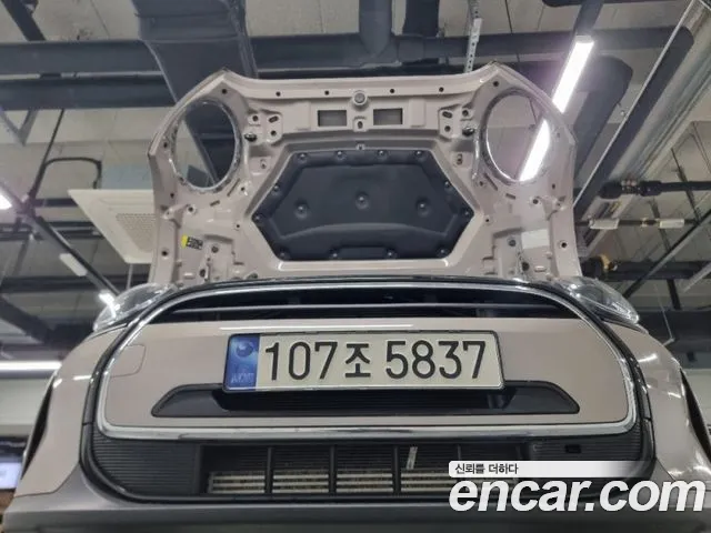 Mini Cooper 2024 — photo 1