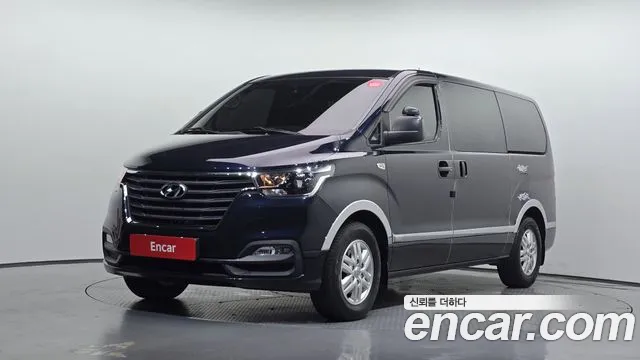 Hyundai Starex 2021 — photo 1