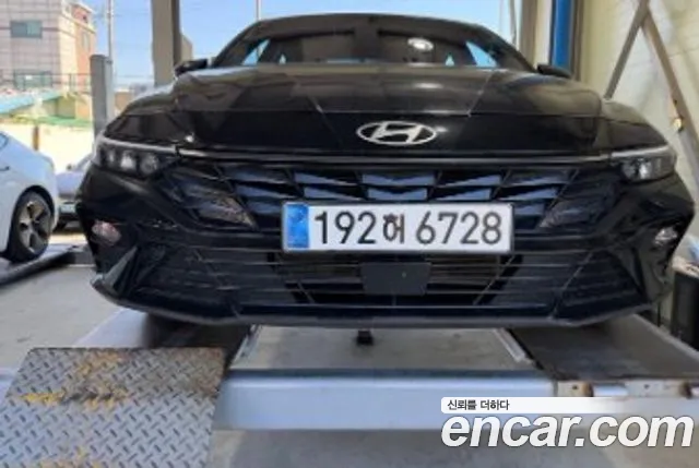 Hyundai AVANTE 2024 — photo 1