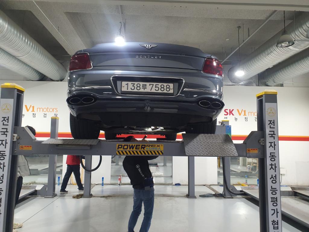 Bentley Flying Spur 2021 — inspection photo 2