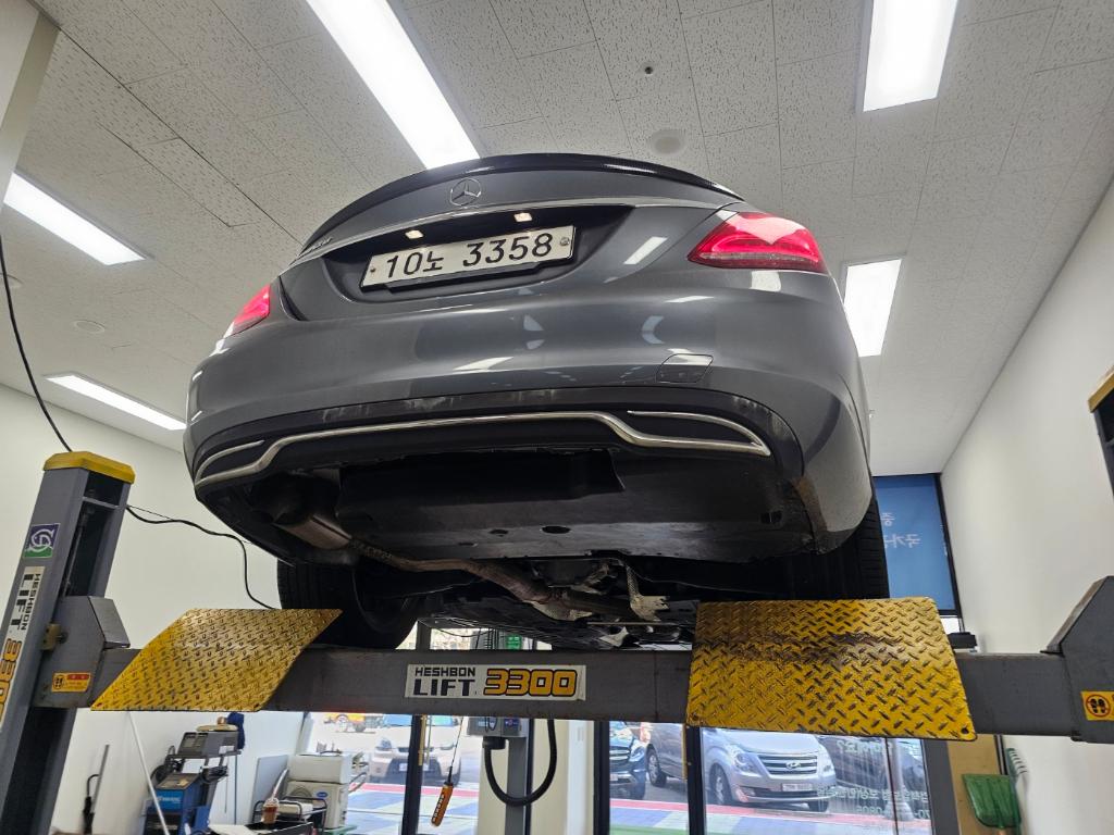 Mercedes-Benz C-Class 2018 — inspection photo 2