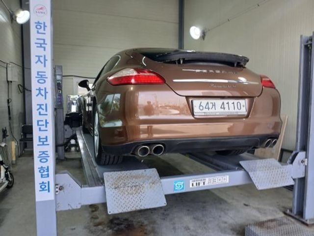 Porsche Panamera 2010 — inspection photo 2