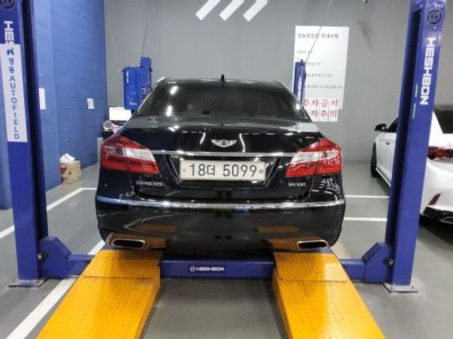 Hyundai Genesis 2013 — inspection photo 2