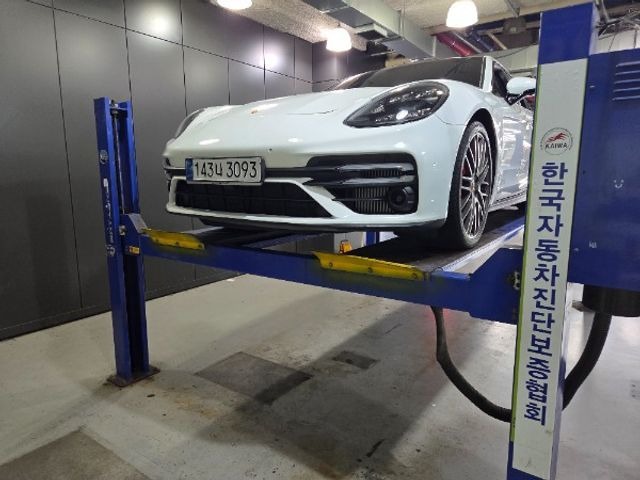 Porsche Panamera 2022 — inspection photo 1