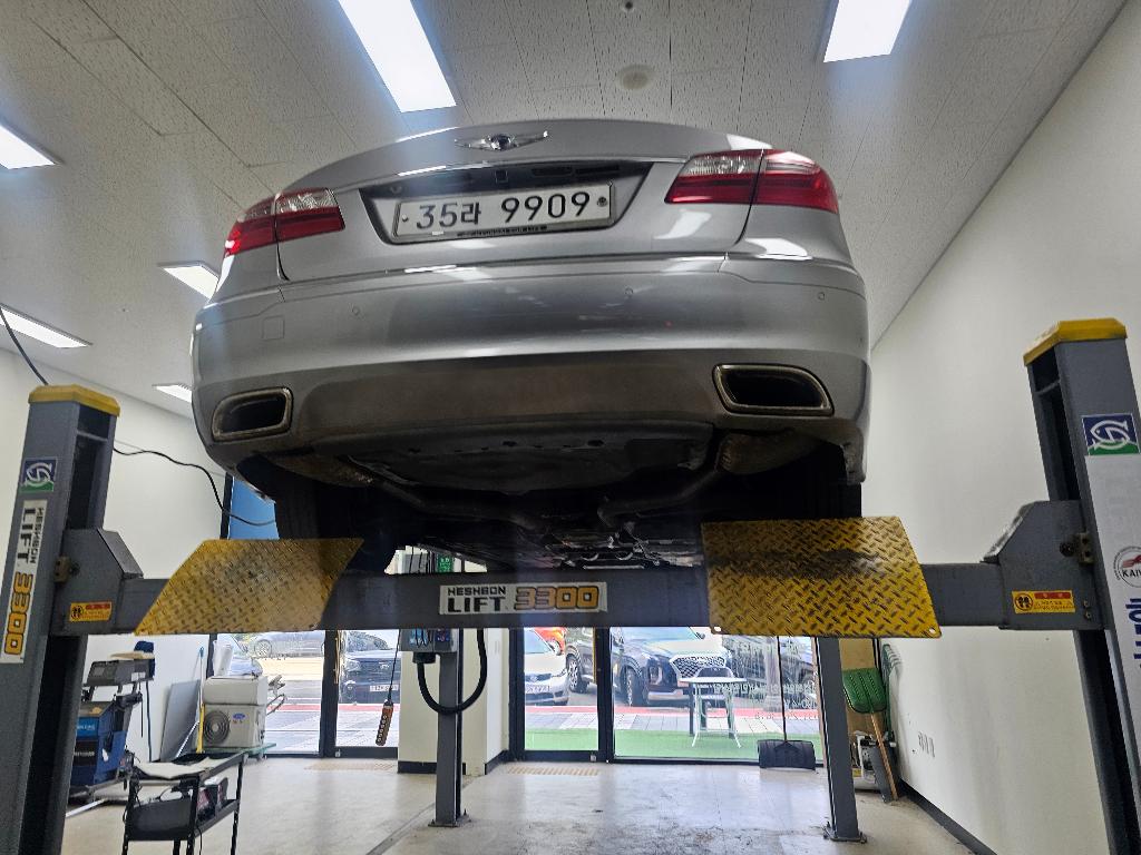 Hyundai Genesis 2013 — inspection photo 2
