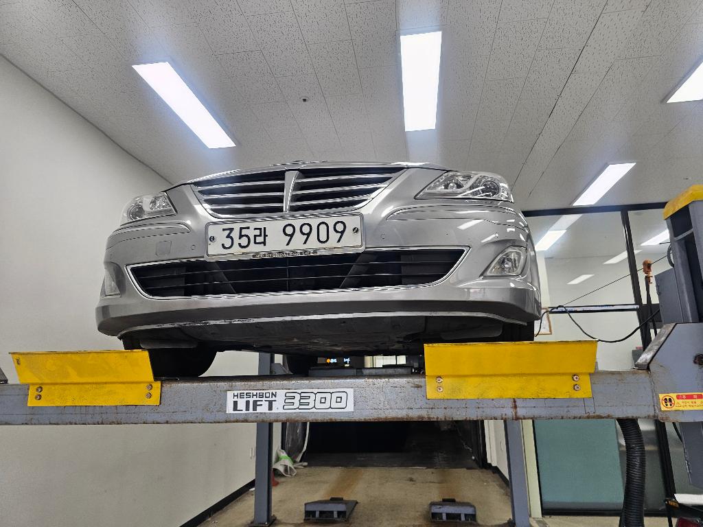 Hyundai Genesis 2013 — inspection photo 1
