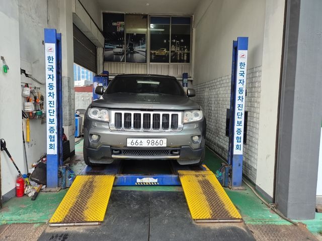 Jeep Cherokee 2011 — inspection photo 1