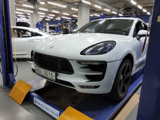 Porsche Macan 2018 — inspection photo 1