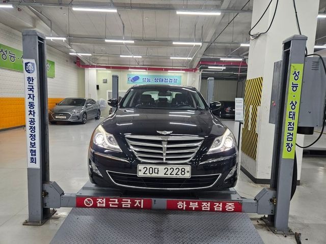 Hyundai Genesis 2012 — inspection photo 1
