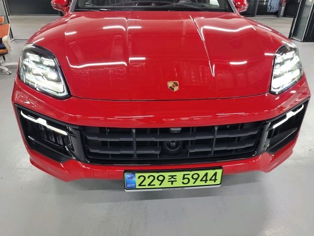 Porsche Cayenne 2025 — inspection photo 1