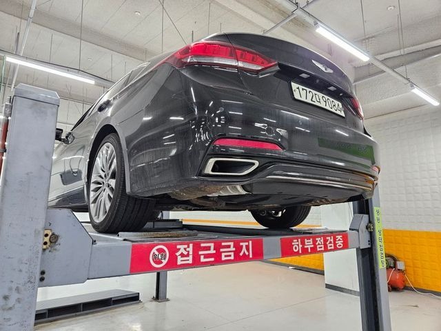 Hyundai Genesis 2016 — inspection photo 2