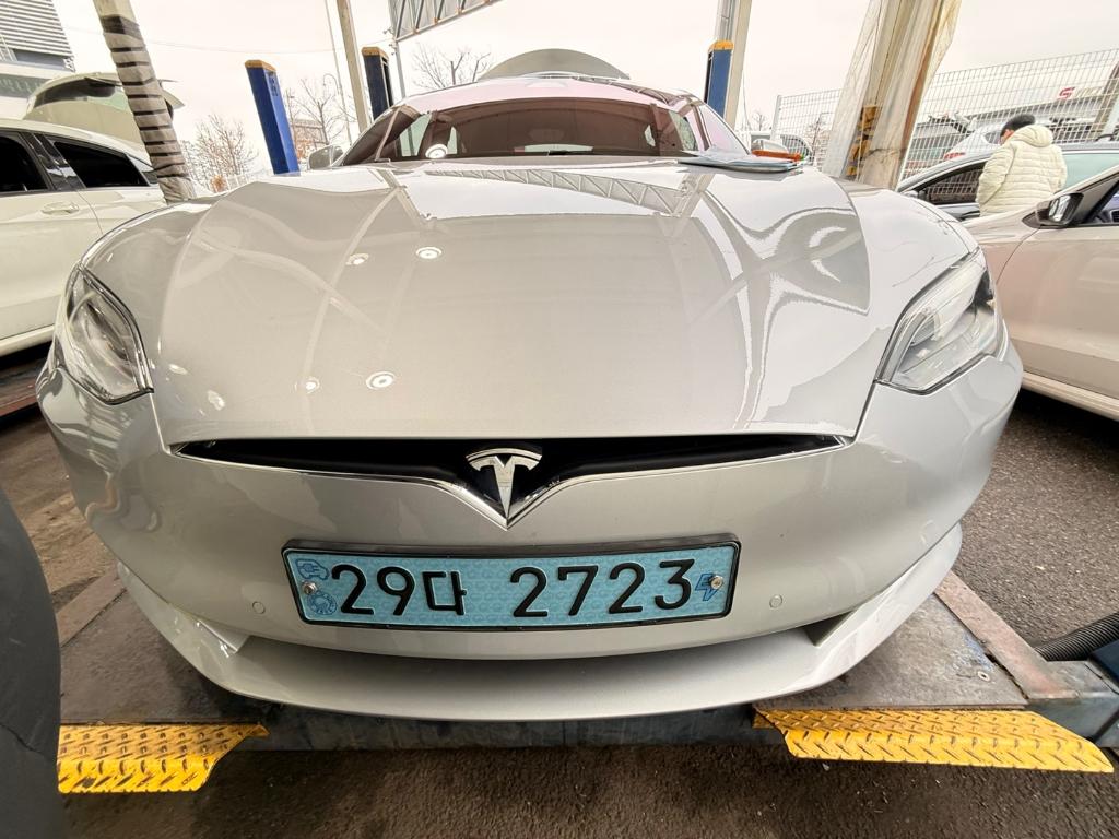 Tesla Model S 2017 — inspection photo 1