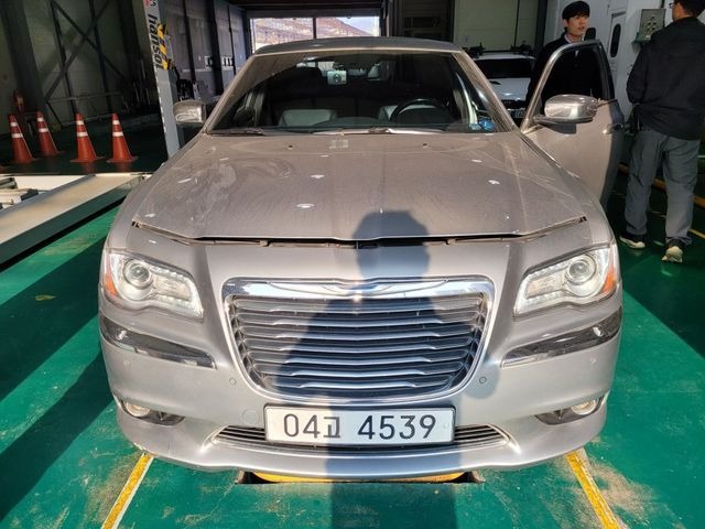 Chrysler 300C 2013 — inspection photo 1