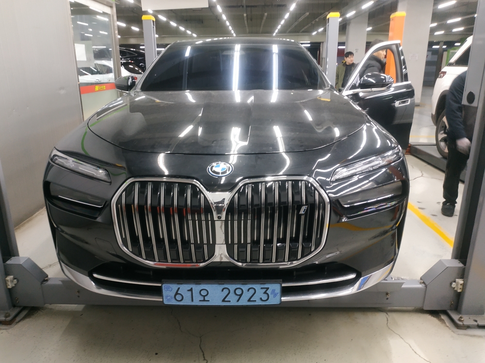 BMW i7 2023 — inspection photo 1